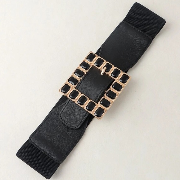Square Buckle Vegan Leather Statement Belt - Picture 5 of 8